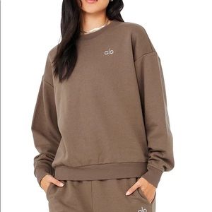Alo Yoga Accolade Crew Neck Pullover